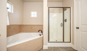 745 Champagne Dr, Biloxi, MS 39532