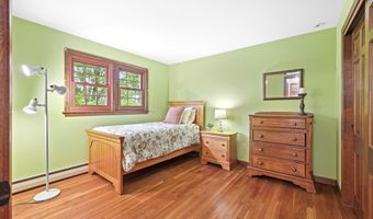 10 Candlewood Dr, Amherst, NH 03031