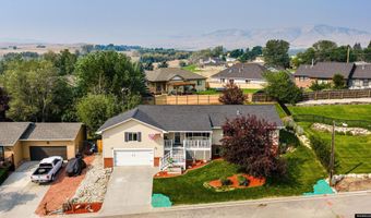 906 Delaware Dr, Buffalo, WY 82834