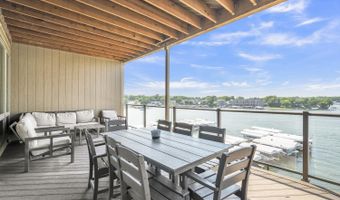 570 Linden Dr, Arnolds Park, IA 51331