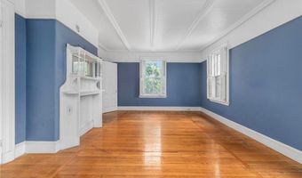 36 Ayrault St, Newport, RI 02840
