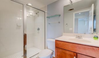 4061 FOUR MILE RUN Dr 202, Arlington, VA 22204