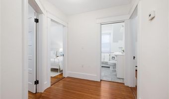 19 County St, Newport, RI 02840