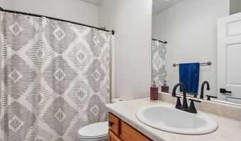 910 NE 45th St, Ankeny, IA 50021