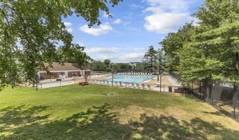1225 MARTHA CUSTIS Dr 914, Alexandria, VA 22302