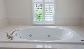 9 FRANKLIN St, Alexandria, VA 22314