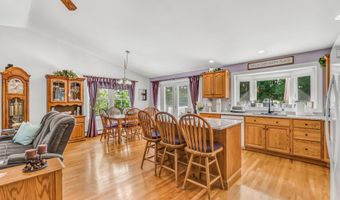 1391 Turner St, Auburn, ME 04210