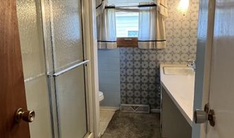 904 D Ave E, Albia, IA 52531