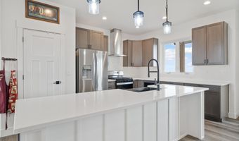 985 RANGE LINE Rd, Cheyenne, WY 82009