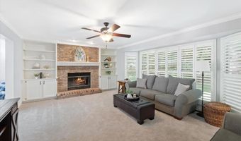 1008 Westrun Dr, Ballwin, MO 63021
