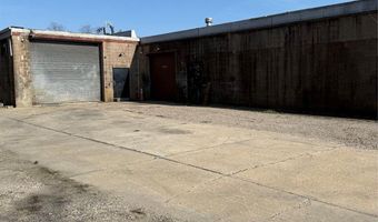 699 Albany Ave, Amityville, NY 11701