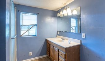 307 W College St, Athens, TN 37303