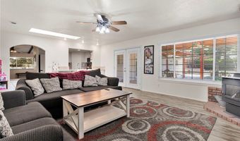 14185 Cuyamaca Rd, Apple Valley, CA 92307
