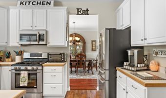 28 Hannah Lee Rd, Barnegat, NJ 08005