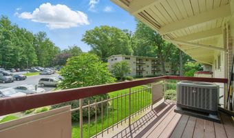 4379 AMERICANA Dr 201, Annandale, VA 22003