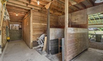 22016 AIRPORT Rd NE, Aurora, OR 97002
