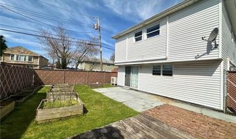 128 Queen St, Staten Island, NY 10314