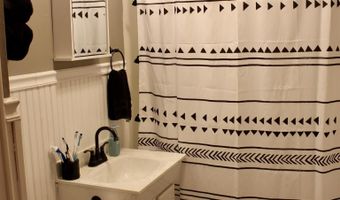 905 Pine St, Atlantic, IA 50022