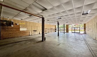221 E Washington Ave, Athens, TN 37303