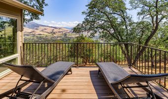 290 Skycrest Dr, Ashland, OR 97520