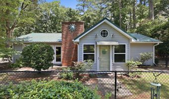 614 Country Club Dr, Arapahoe, NC 28510