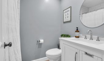 808 Sunset Rd, Beachwood, NJ 08722