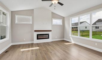 2612 NW Reinhart Dr, Ankeny, IA 50023