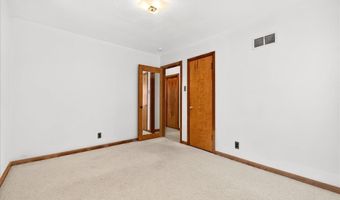 7438 Cheshire Ln, Affton, MO 63123