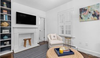28 John St, Newport, RI 02840