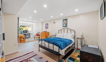 5929 AVON Dr, Bethesda, MD 20814