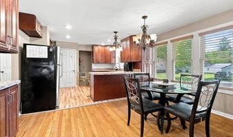 729 Smith St, Algonac, MI 48001