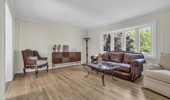 2 8th St, Aberdeen, NJ 07747