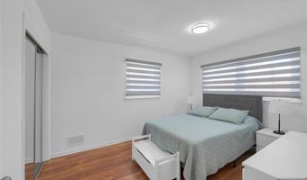 136 E Clinton Ave, Bergenfield, NJ 07621