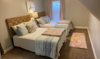 15 Maple St, Bangor, ME 04401