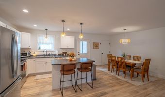 24 Wildwood Dr, Bangor, ME 04401