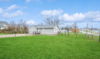 78 2nd Ave, Atkins, IA 52206