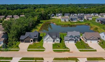 930 Wolf Creek Dr, Polk City, IA 50226