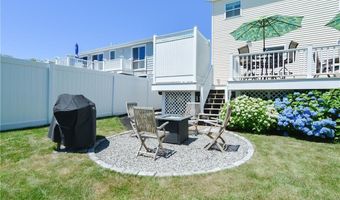 21 OAK Ave, Narragansett, RI 02882
