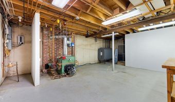 60 Boulder Dr, Auburn, ME 04210