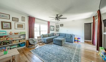 922 Alhambra Dr, Anderson, IN 46012