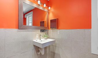 484 N DUPONT Hwy, Dover, DE 19901