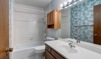 1702 Rae Ln, Madison, WI 53711