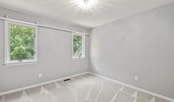 2418 Meadowridge Ct, Ann Arbor, MI 48105