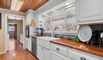 2310 Skyline Dr, Bartlesville, OK 74006