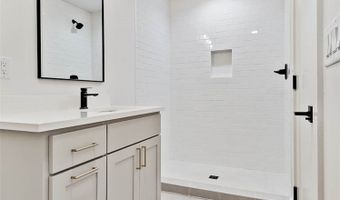 34 Smart Ln, Bella Vista, AR 72715