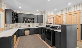 500 Ashland Loop Rd, Ashland, OR 97520