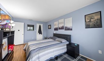 516 Wellington Pl, Aberdeen, NJ 07747
