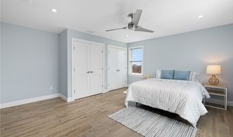 1046 Ocean Rd, Narragansett, RI 02882