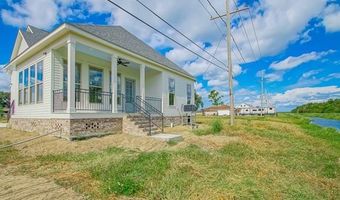 633 COUGAR Dr, Arabi, LA 70032