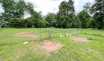 111 SE Rosewood Dr, Albany, GA 31705